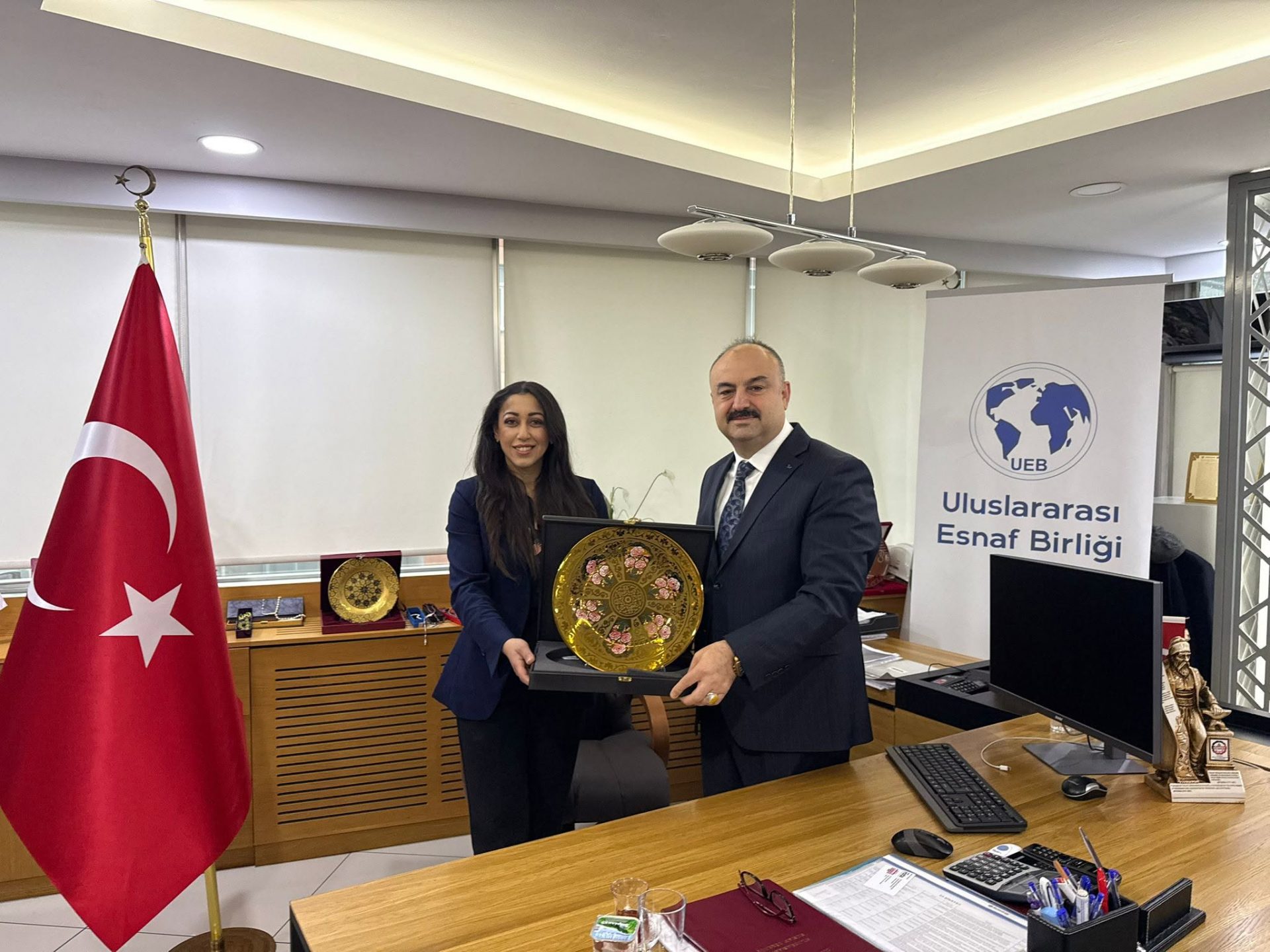 UEB’den Tarihi ABD Hamlesi: Iowa Dünya Ticaret Merkezi İle Türk Esnafına Amerika Kapısı Açıldı!