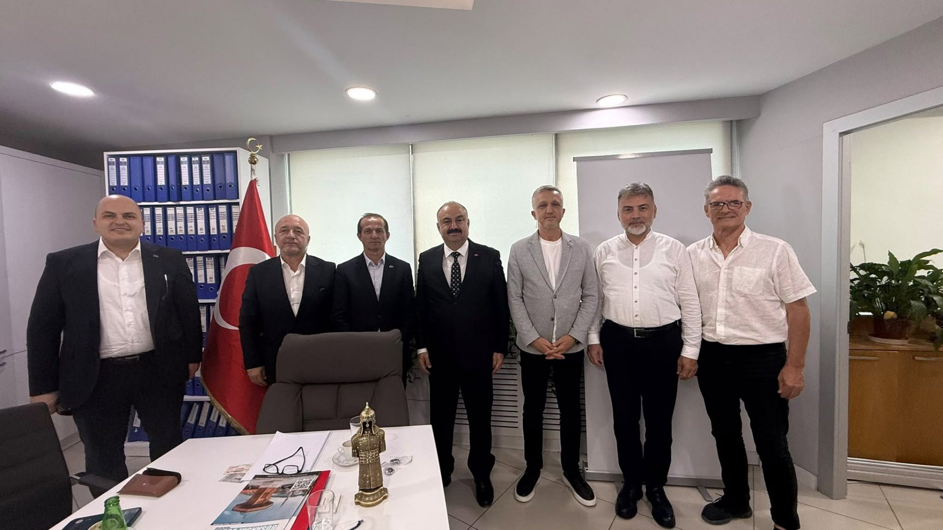 Bosna Hersek Başkanı Yaşar Tufan ve Yönetimi UEB Genel Merkezi’ni Ziyaret Etti