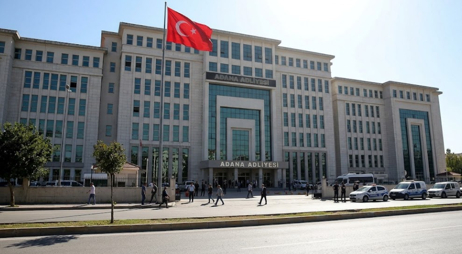 Eşi ve oğlunu bıçaklayarak öldüren sanığa verilen 2 kez ağırlaştırılmış müebbet hapis cezası onandı