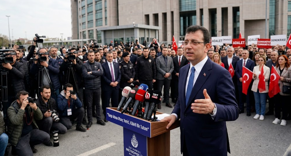 İmamoğlu'ndan Açıklama: "Yüzyılın Hukuksuzluğuna Karşı Mücadele Ediyoruz"