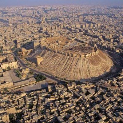 İsrail hava saldırıları Suriye hava üssünü vurdu, ABD elçisi gerginliğin tırmanmasından endişe duyuyor.