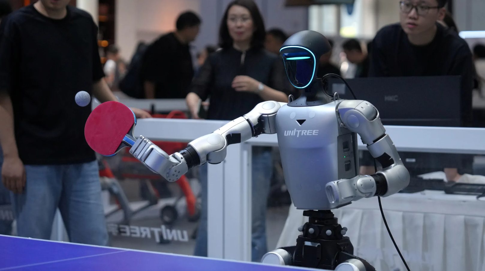 Viral robotlarıyla Unitree borsada ilk gününde yüzde 600'den fazla yükseldi