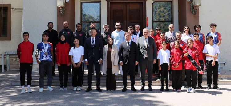 Erzincanlı Sporcuların Başarıları Gururlandırdı: Vali Aydoğdu Tebrik Etti