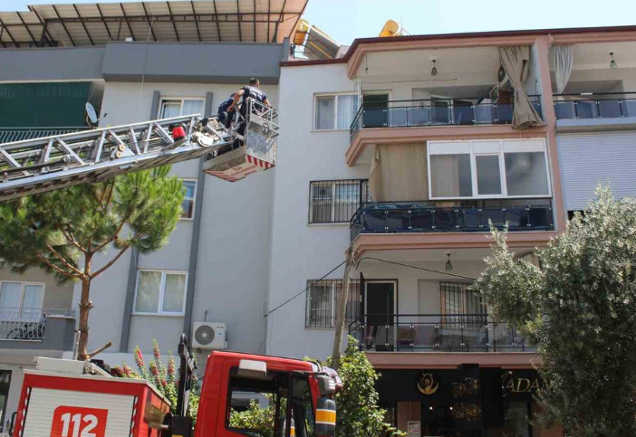 Aydın'da 76 Yaşındaki Kadın Evinde Ölü Bulundu: Komşuları İhbar Etti
