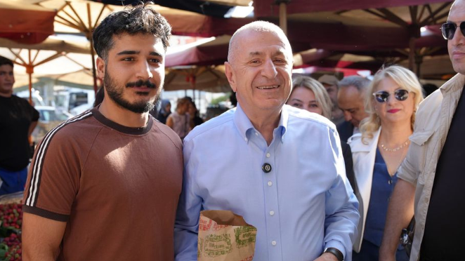 Sincan'da Pazar Esnafı Ekonomiyi Konuştu: Ümit Özdağ Sorunları Dinledi