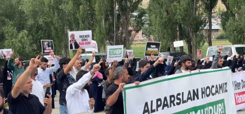 Erzurum’da Dumlu Cezaevi Önünde Kuytul Destekçileri Toplandı