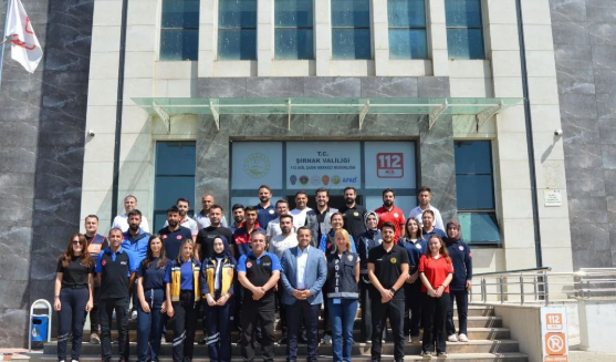 Şırnak 112 Personeline Deprem Eğitimi Verildi: Tahliye Tatbikatı Yapıldı