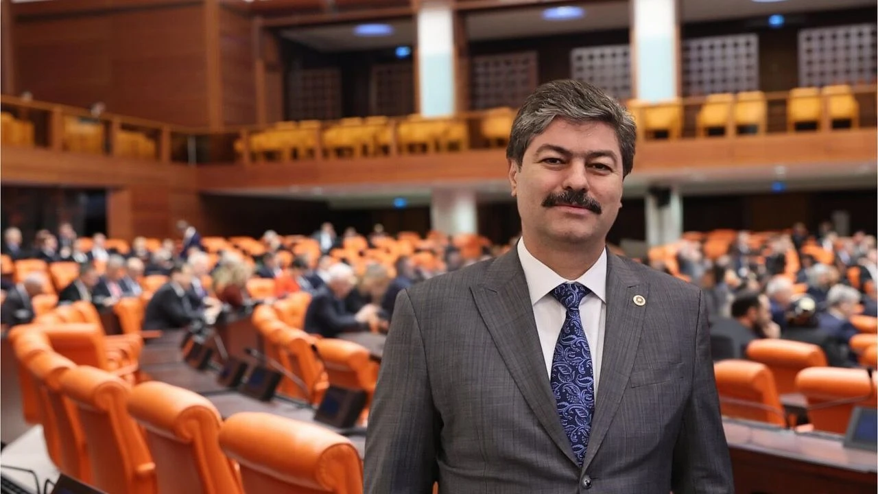 Necmettin Erkan'ın Ankara'daki Güçlü Takibi Meyvesini Verdi: Kırşehir'e 66 Yeni Hekim!