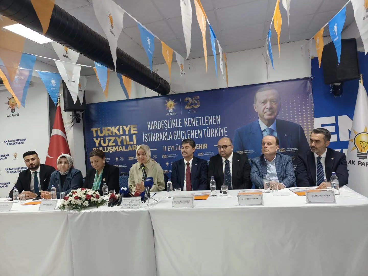 NECMETTİN ERKAN AHİLİK ŞEHRİNDE ESNAFIN NABZINI TUTTU: BEDESTEN ÇARŞISI'NDA DOĞRUDAN TEMAS