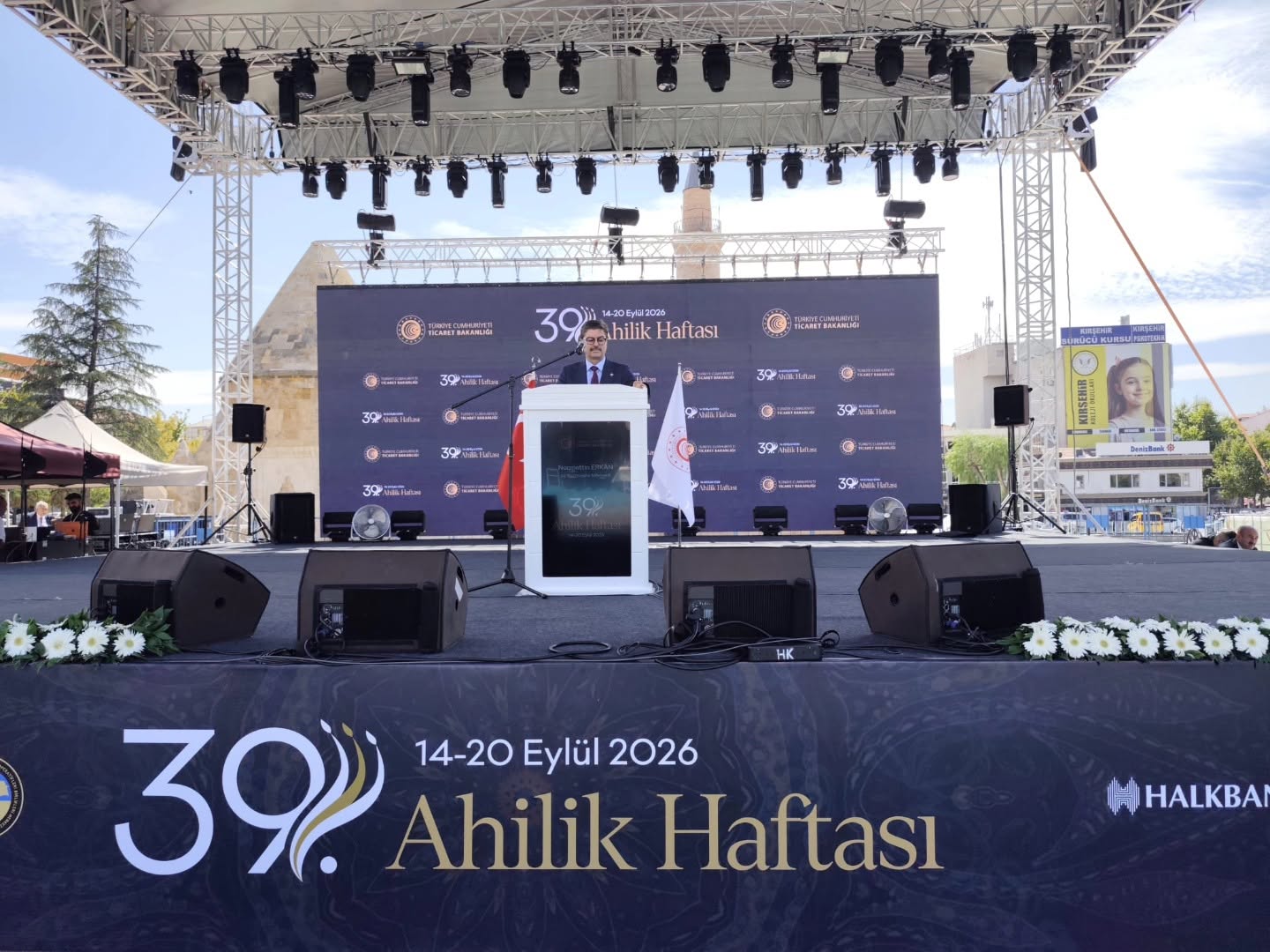 NECMETTİN ERKAN KIRŞEHİR İÇİN DURMAK BİLMİYOR: AHİLİK HAFTASI'NDA BEŞ DURAKLI YOĞUN GÜN