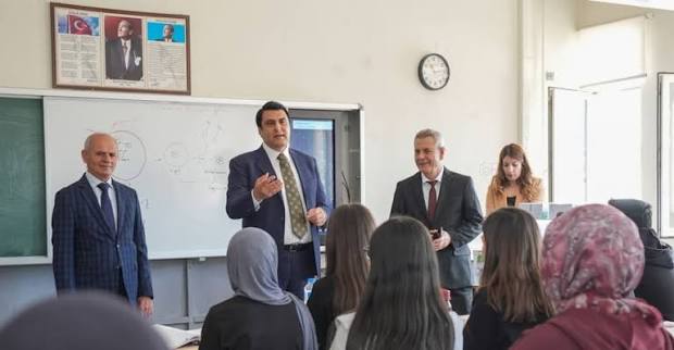 Şehitkamil'de Üniversitelilere 20 Bin TL Eğitim Desteği