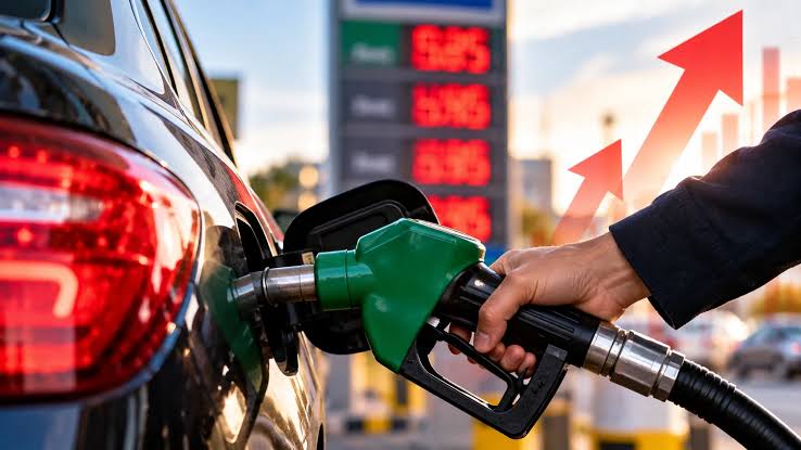 Benzine 12,48 TL Zam mı Geliyor? Maliye Kararını Verdi, Gözler 1 Ekim'e Çevrildi