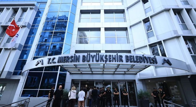 Mersin'de 3 Belediye Başkanı Dahil 59 Kişi Gözaltına Alındı